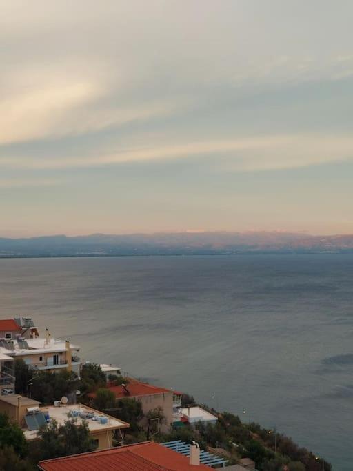 Simply Meraki Gytheian Apt With Panoramic Sea View Gythio Eksteriør billede