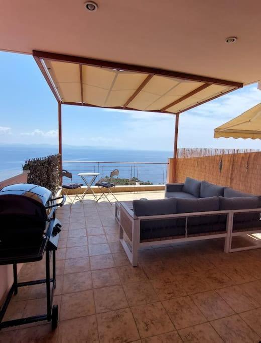 Simply Meraki Gytheian Apt With Panoramic Sea View Gythio Eksteriør billede